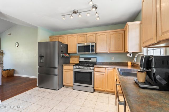 100 Trinity Drive, New Bern, NC 28560