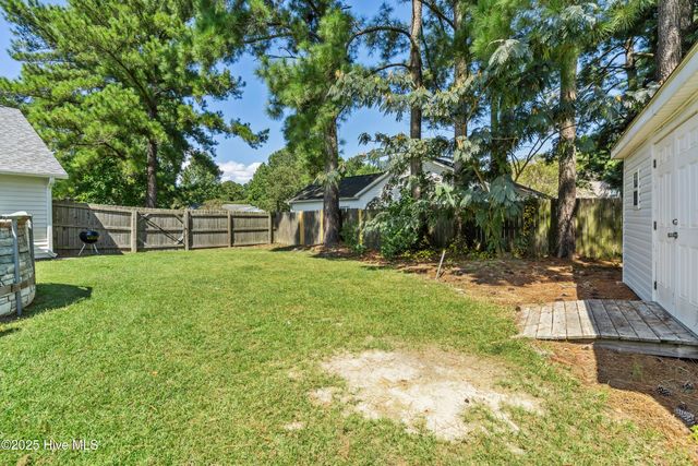 100 Trinity Drive, New Bern, NC 28560