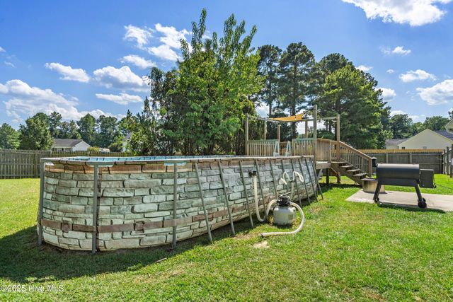 100 Trinity Drive, New Bern, NC 28560
