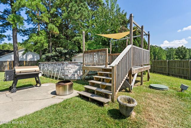100 Trinity Drive, New Bern, NC 28560