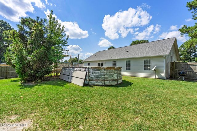 100 Trinity Drive, New Bern, NC 28560