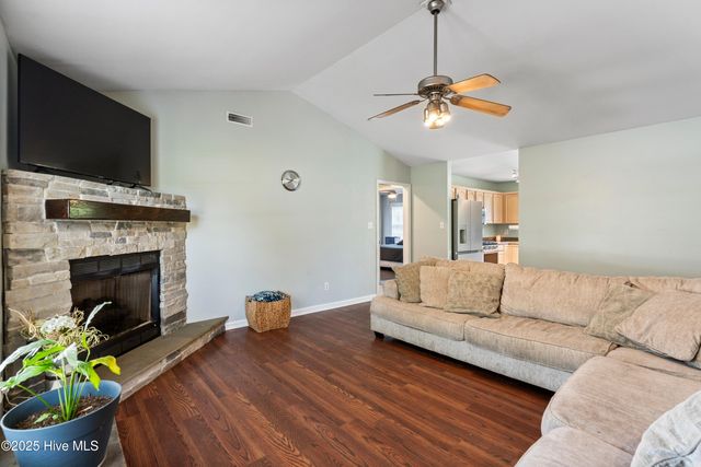 100 Trinity Drive, New Bern, NC 28560