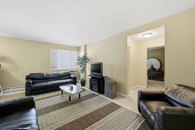 1609 Howard Street 2, Evanston, IL 60202