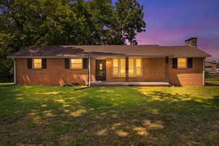 1 Avalon St, Clarksville, TN 37042