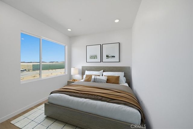 3329 E Avenue J-4, Lancaster, CA 93535