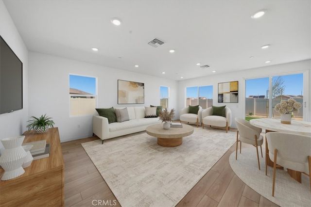3329 E Avenue J-4, Lancaster, CA 93535