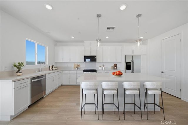 3329 E Avenue J-4, Lancaster, CA 93535