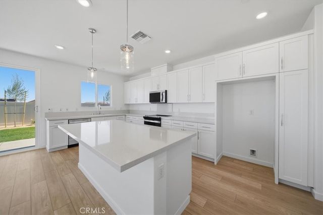 3329 E Avenue J-4, Lancaster, CA 93535
