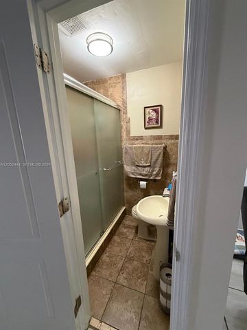 2760 W 63rd Place 10623, Hialeah, FL 33016
