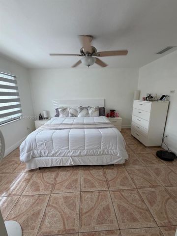 2760 W 63rd Place 10623, Hialeah, FL 33016