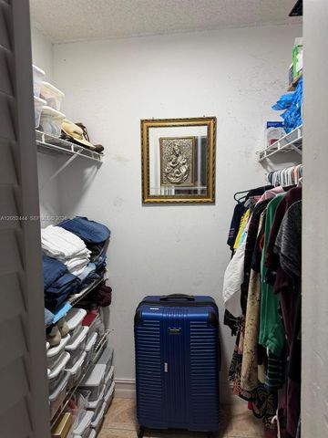 2760 W 63rd Place 10623, Hialeah, FL 33016