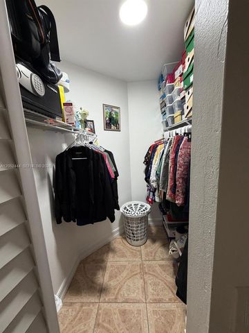 2760 W 63rd Place 10623, Hialeah, FL 33016