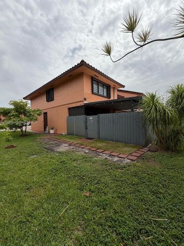 2760 W 63rd Place 10623, Hialeah, FL 33016