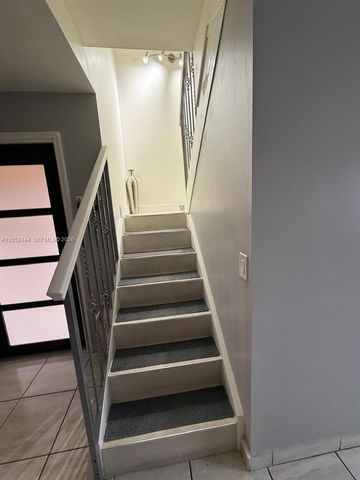 2760 W 63rd Place 10623, Hialeah, FL 33016