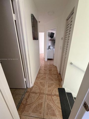 2760 W 63rd Place 10623, Hialeah, FL 33016