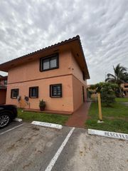 2760 W 63rd Place 10623, Hialeah, FL 33016