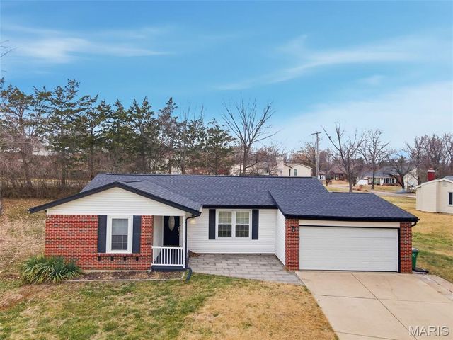 683 Greenholme Court, Fenton, MO 63026