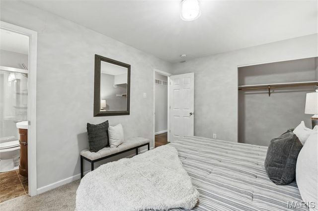 683 Greenholme Court, Fenton, MO 63026