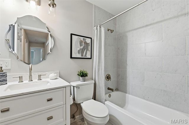 683 Greenholme Court, Fenton, MO 63026