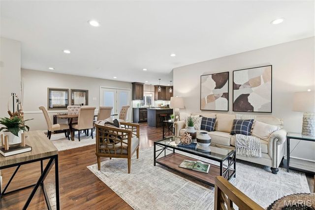 683 Greenholme Court, Fenton, MO 63026