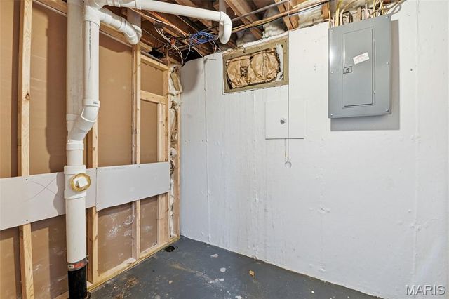 683 Greenholme Court, Fenton, MO 63026