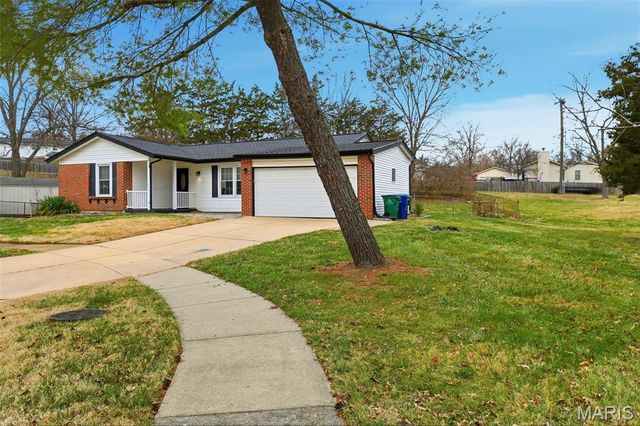 683 Greenholme Court, Fenton, MO 63026