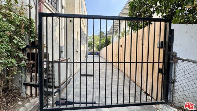 316 S Coronado Street, Los Angeles, CA 90057