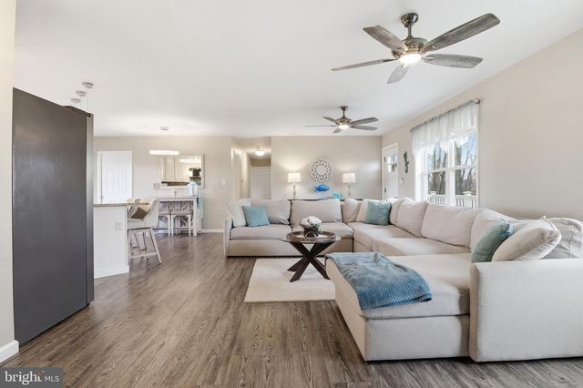 1025 WHITE OAK RD, Windsor, PA 17366