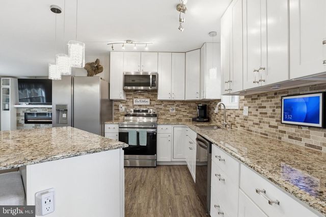 1025 WHITE OAK RD, Windsor, PA 17366