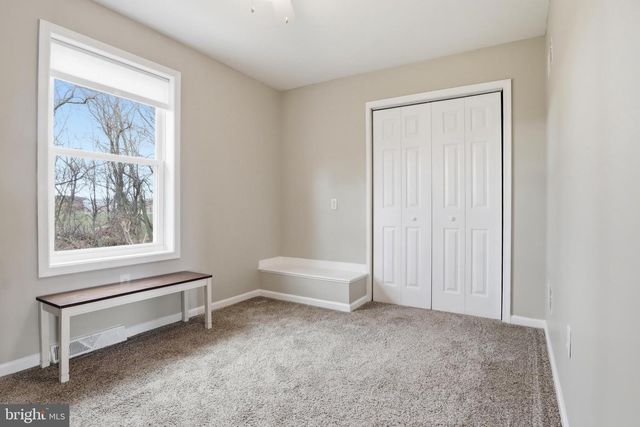 1025 WHITE OAK RD, Windsor, PA 17366