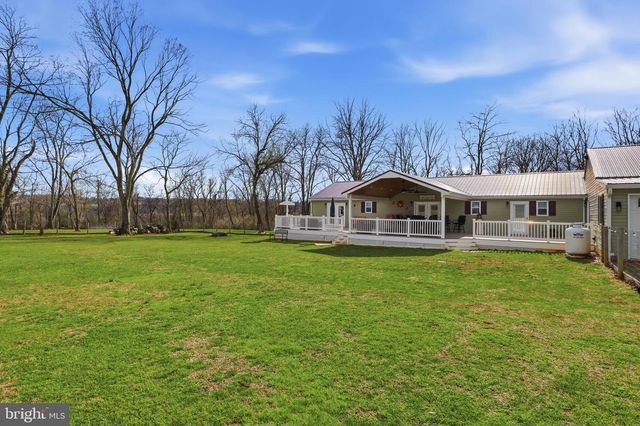 1025 WHITE OAK RD, Windsor, PA 17366