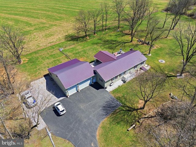 1025 WHITE OAK RD, Windsor, PA 17366
