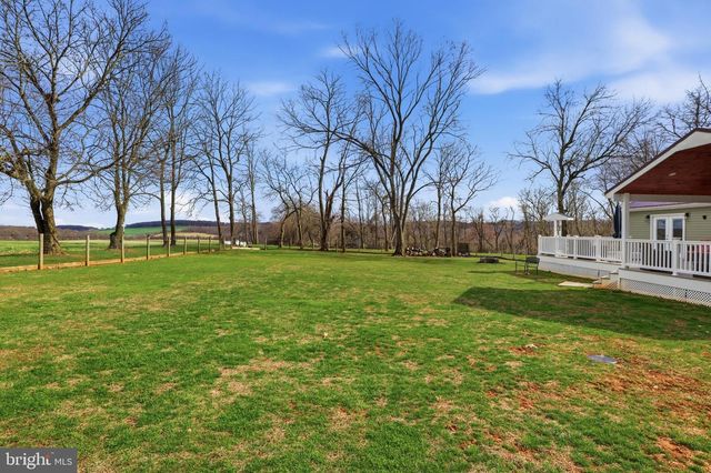 1025 WHITE OAK RD, Windsor, PA 17366