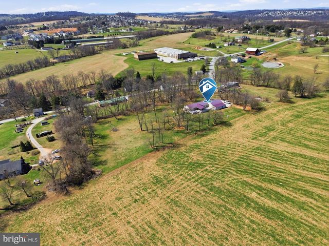 1025 WHITE OAK RD, Windsor, PA 17366