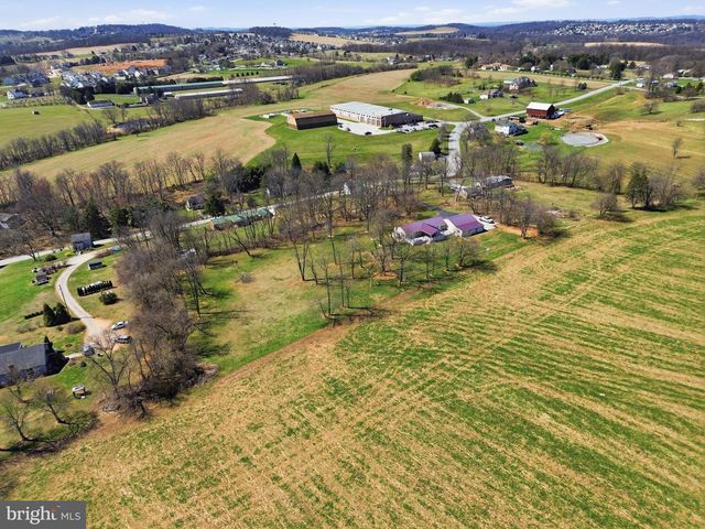 1025 WHITE OAK RD, Windsor, PA 17366