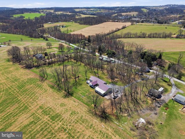 1025 WHITE OAK RD, Windsor, PA 17366