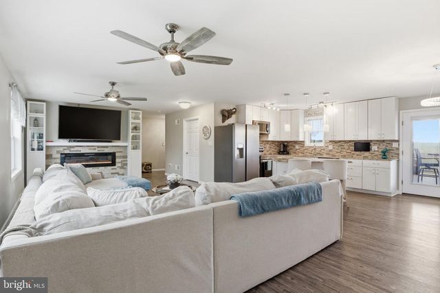 1025 WHITE OAK RD, Windsor, PA 17366