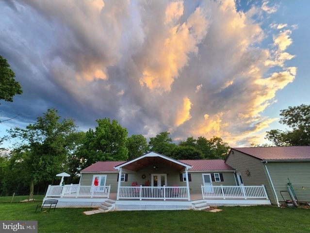 1025 WHITE OAK RD, Windsor, PA 17366