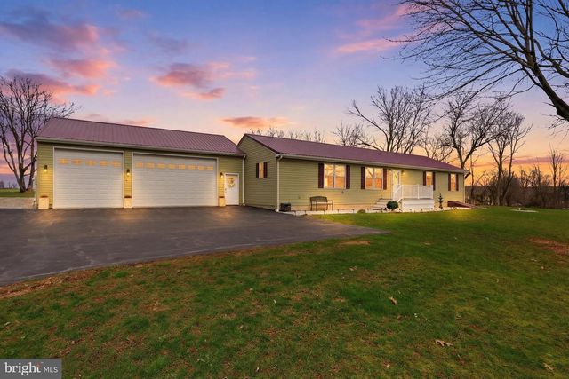 1025 WHITE OAK RD, Windsor, PA 17366