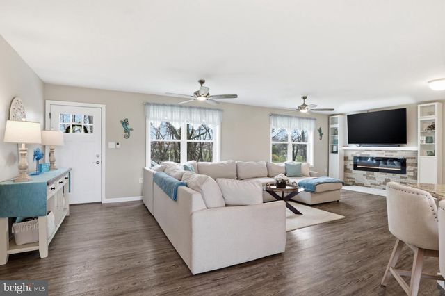 1025 WHITE OAK RD, Windsor, PA 17366