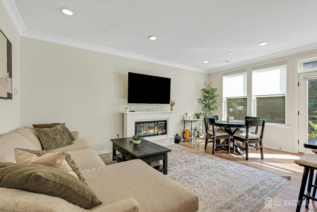 610 Sadie Circle, New Brunswick, NJ 08901