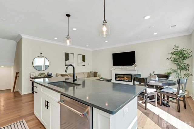 610 Sadie Circle, New Brunswick, NJ 08901