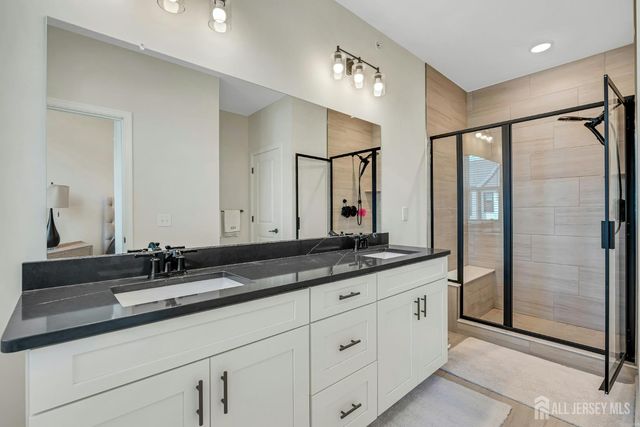 610 Sadie Circle, New Brunswick, NJ 08901