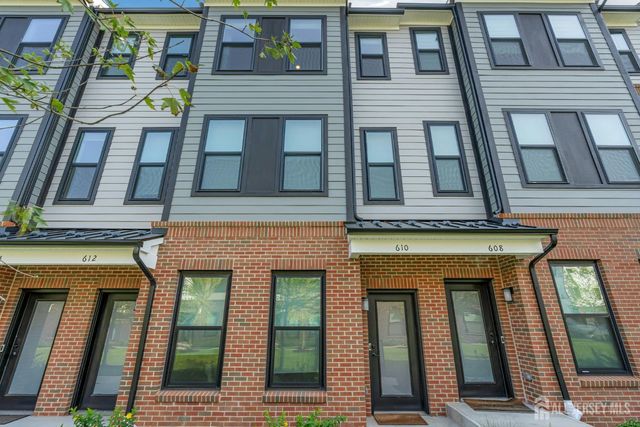 610 Sadie Circle, New Brunswick, NJ 08901