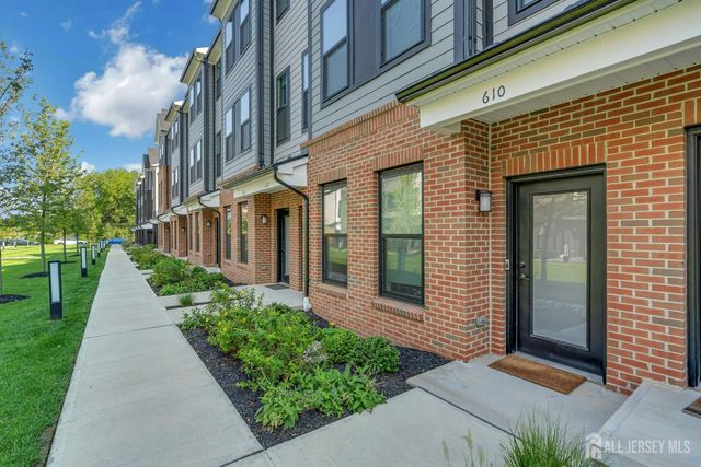 610 Sadie Circle, New Brunswick, NJ 08901