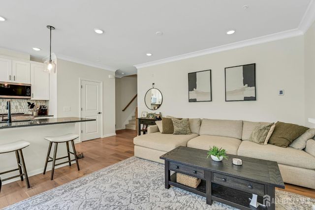 610 Sadie Circle, New Brunswick, NJ 08901