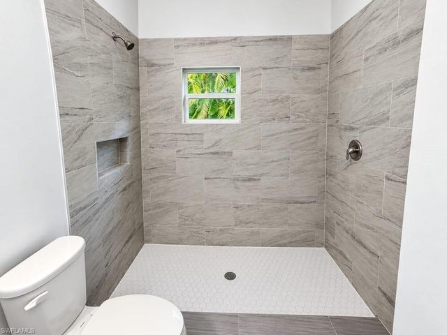 1928 NE 4th TER, Cape Coral, FL 33909