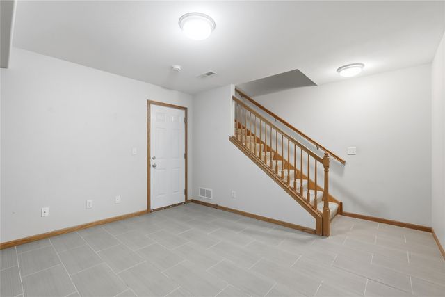 6 Ashford Place, Iowa City, IA 52245