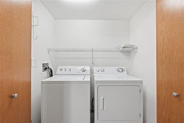 6 Ashford Place, Iowa City, IA 52245