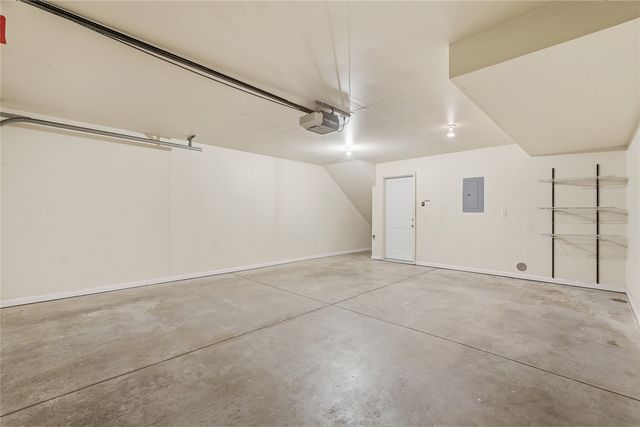 6 Ashford Place, Iowa City, IA 52245